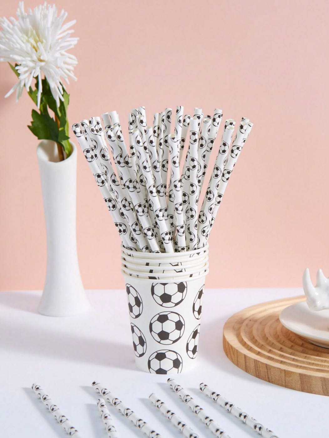 25 Pcs Soccer/Football Themed White Background Paper Drinking Straws, Disposable Tableware Straws Suitable For Birthday, Party, Home, Bar, Beverage Shop, Picnic, Party Supplies, Christmas Gift